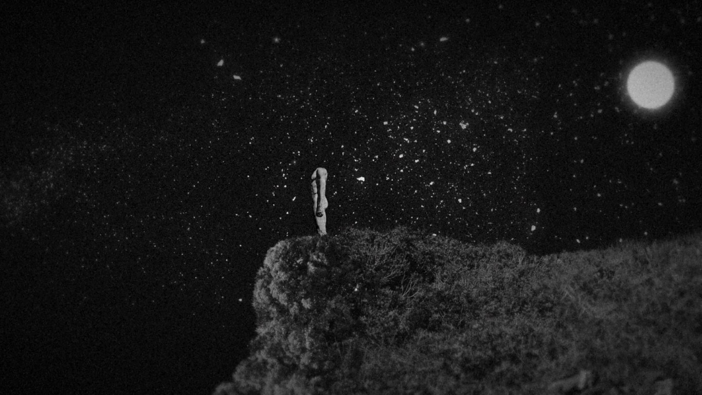 Standbild aus Sad Blanket